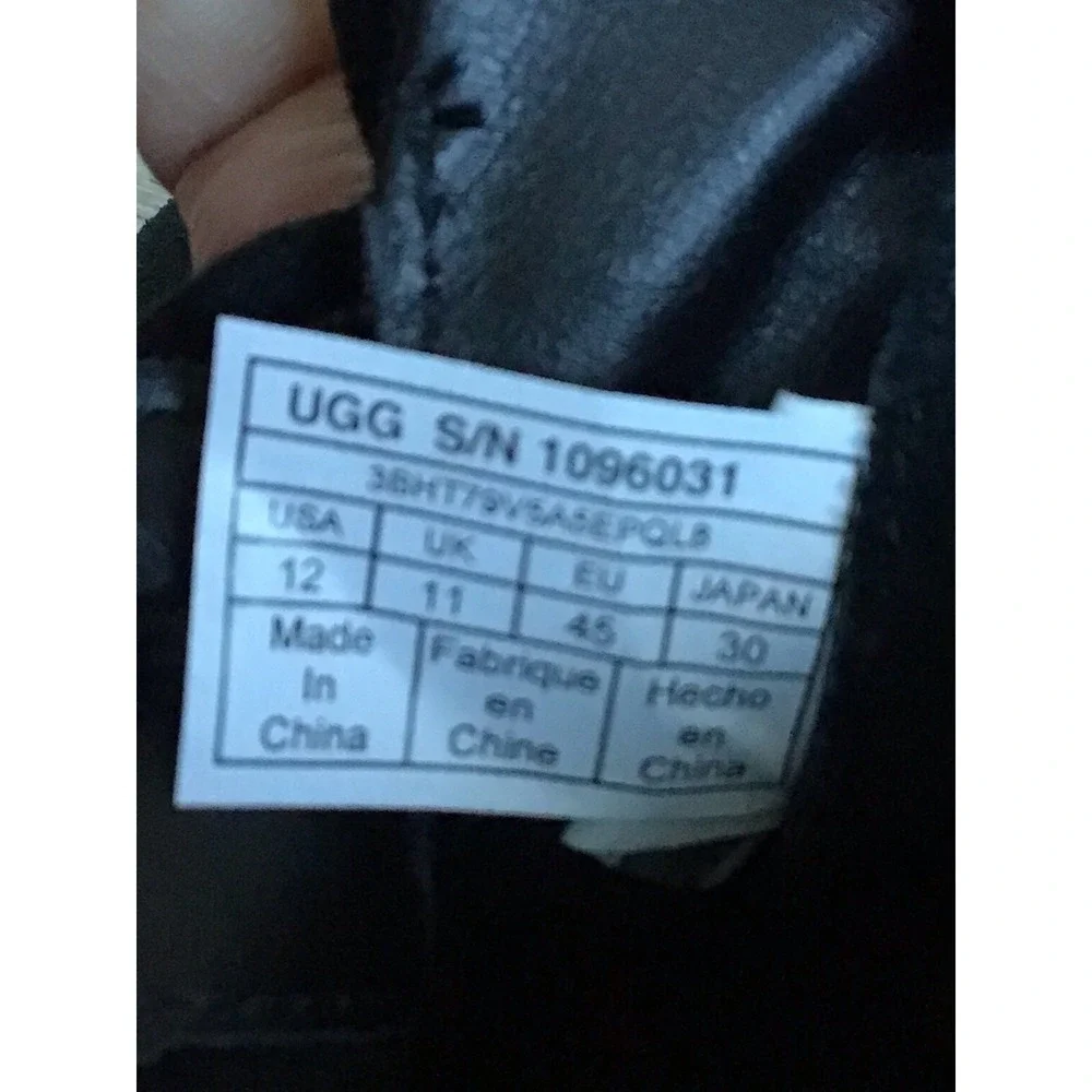 UGG Colin Chukka Boots Mens Size 12 Black Leather Mid Lace Up Sneakers 1096031